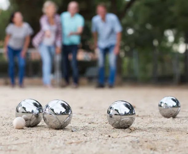 Faire un afterwork et jouer à la pétanque , Saint-Galmier, Afterfly